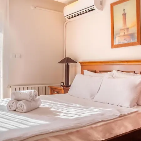 Villa Lux W Pool Garden 3 Min To Sea In *