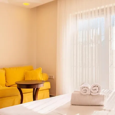 Villa Lux W Pool Garden 3 Min To Sea In Cesme